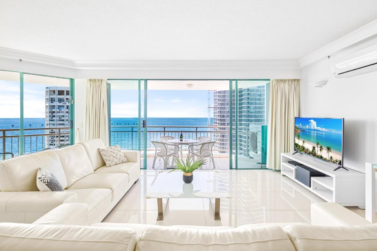 Crown Towers - Private 3 Bedroom Apartment